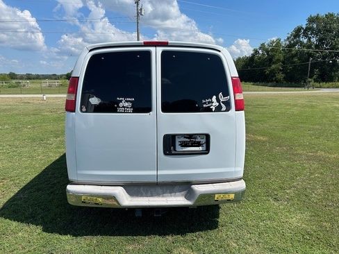 Used 2008 GMC Savana 1500 w/ Preferred Equipment Group image 10