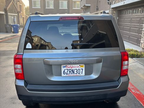 Used 2014 Jeep Patriot Sport w/ Power Value Group image 2