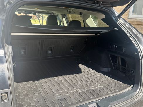 Used 2020 Subaru Outback Limited AWD/4WD image 12