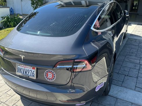 Used 2019 Tesla Model 3 Standard Range Plus image 4