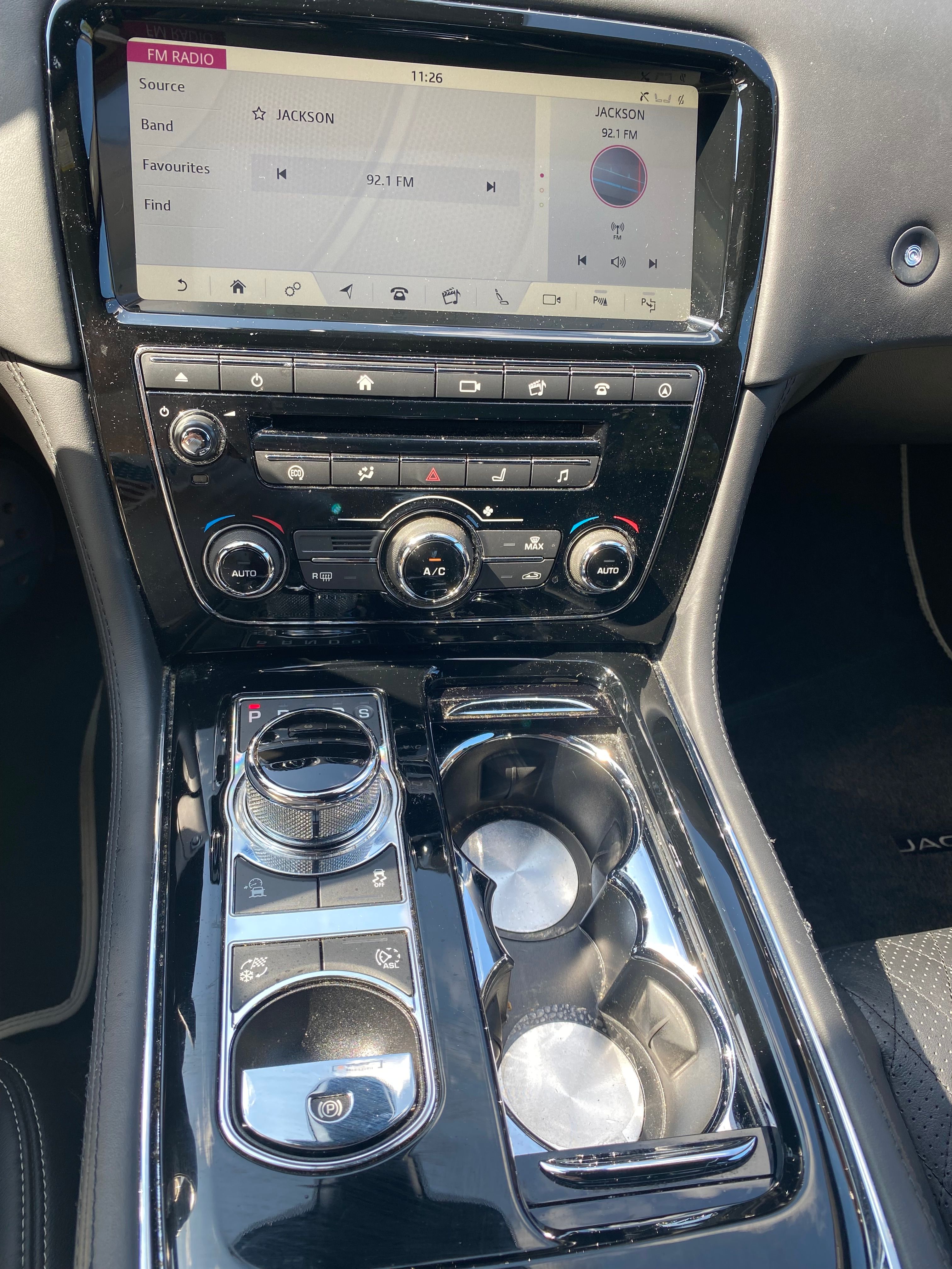 Used 2019 Jaguar XJ L Portfolio RWD image 2