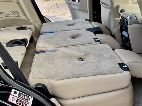 Used 2016 Land Rover LR4 HSE Silver Edition image 16