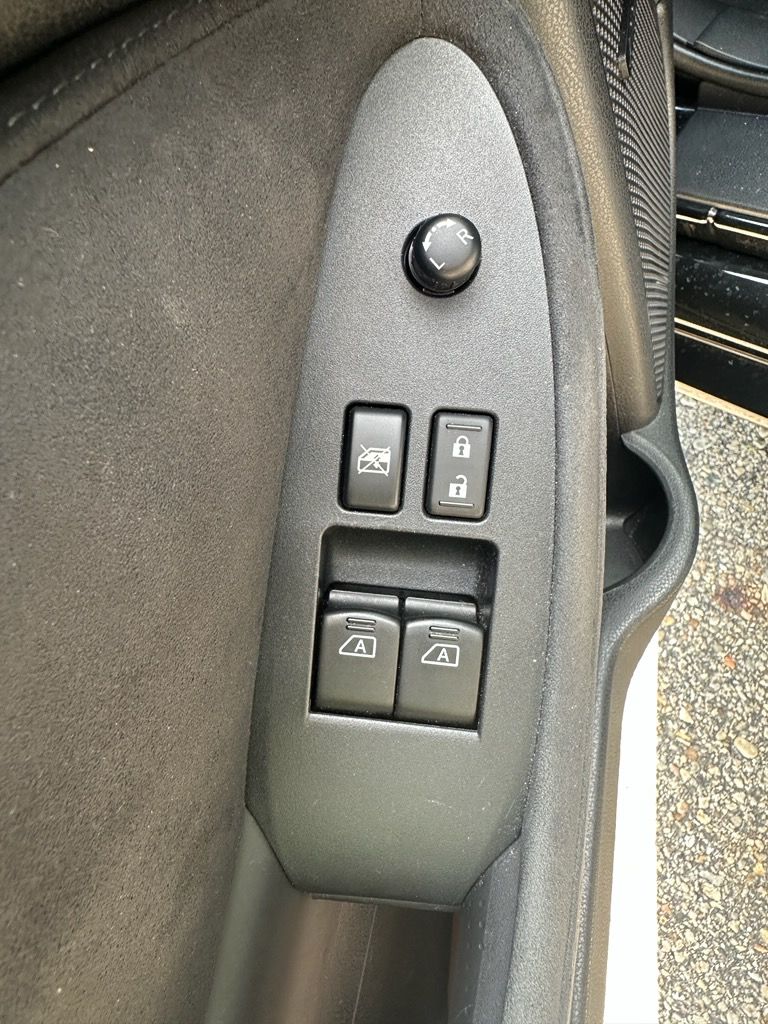 Used 2014 Nissan 370Z Touring w/ Sport Package RWD image 8