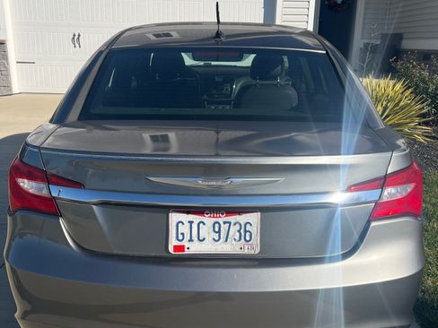 Used 2012 Chrysler 200 Touring image 4