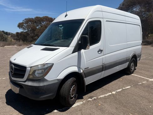 Used 2015 Mercedes-Benz Sprinter 2500 image 5