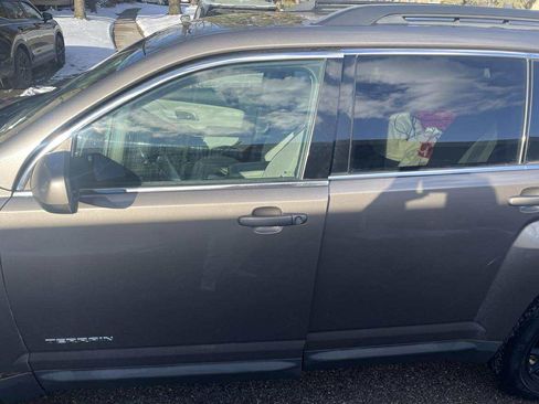 Used 2011 GMC Terrain SLE image 4