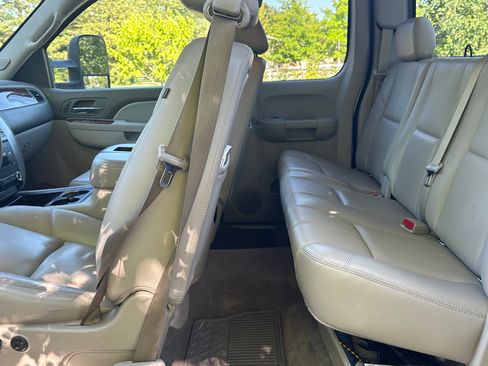 Used 2013 GMC Sierra 2500 SLT w/ SLT Convenience Package AWD/4WD image 8