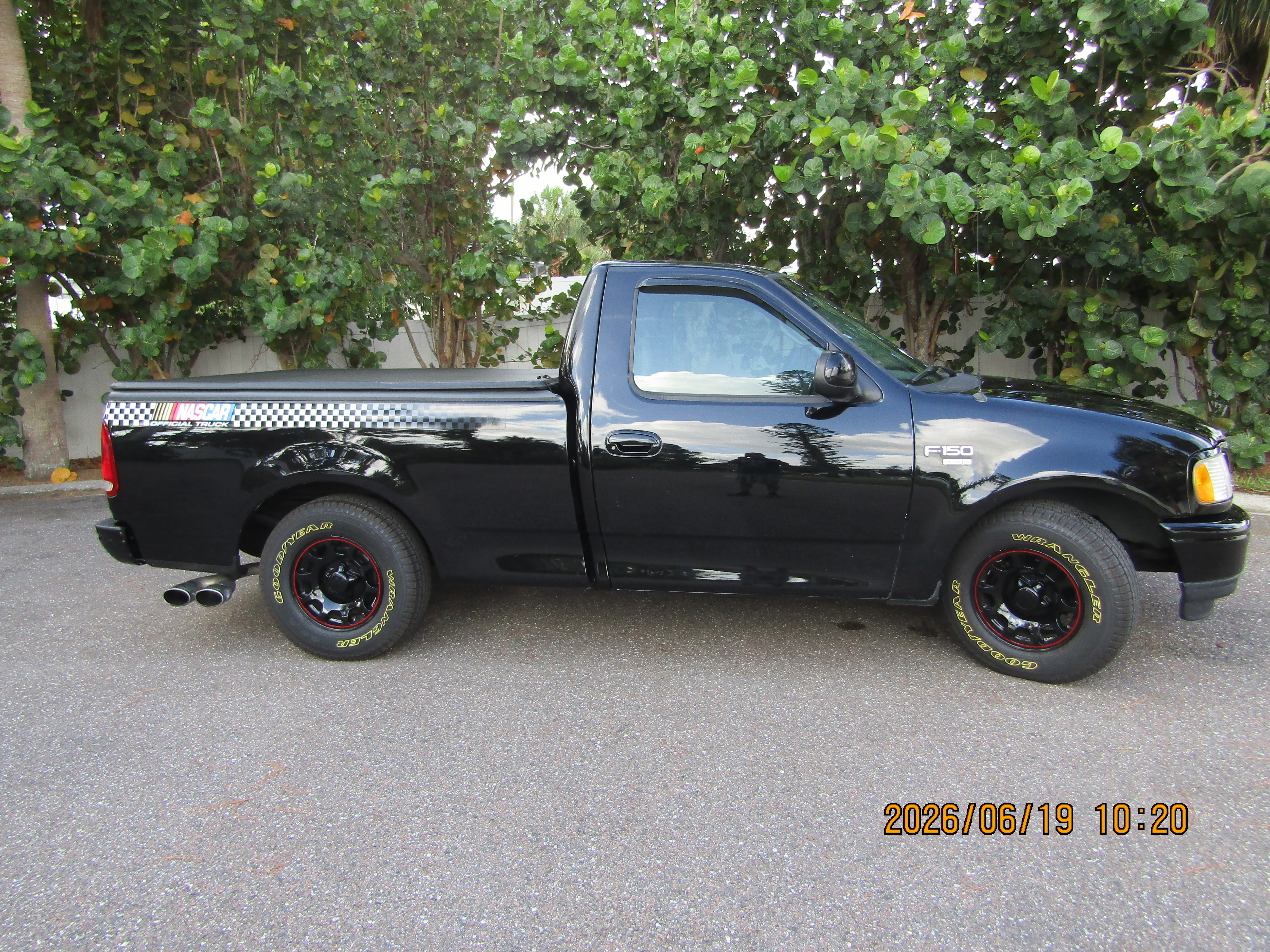 Used 1998 Ford F150 2WD Regular Cab image 1