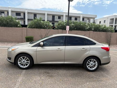 Used 2015 Ford Focus SE image 8