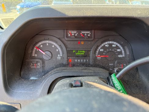 Used 2014 Ford E-250 and Econoline 250 w/ Power Group image 10