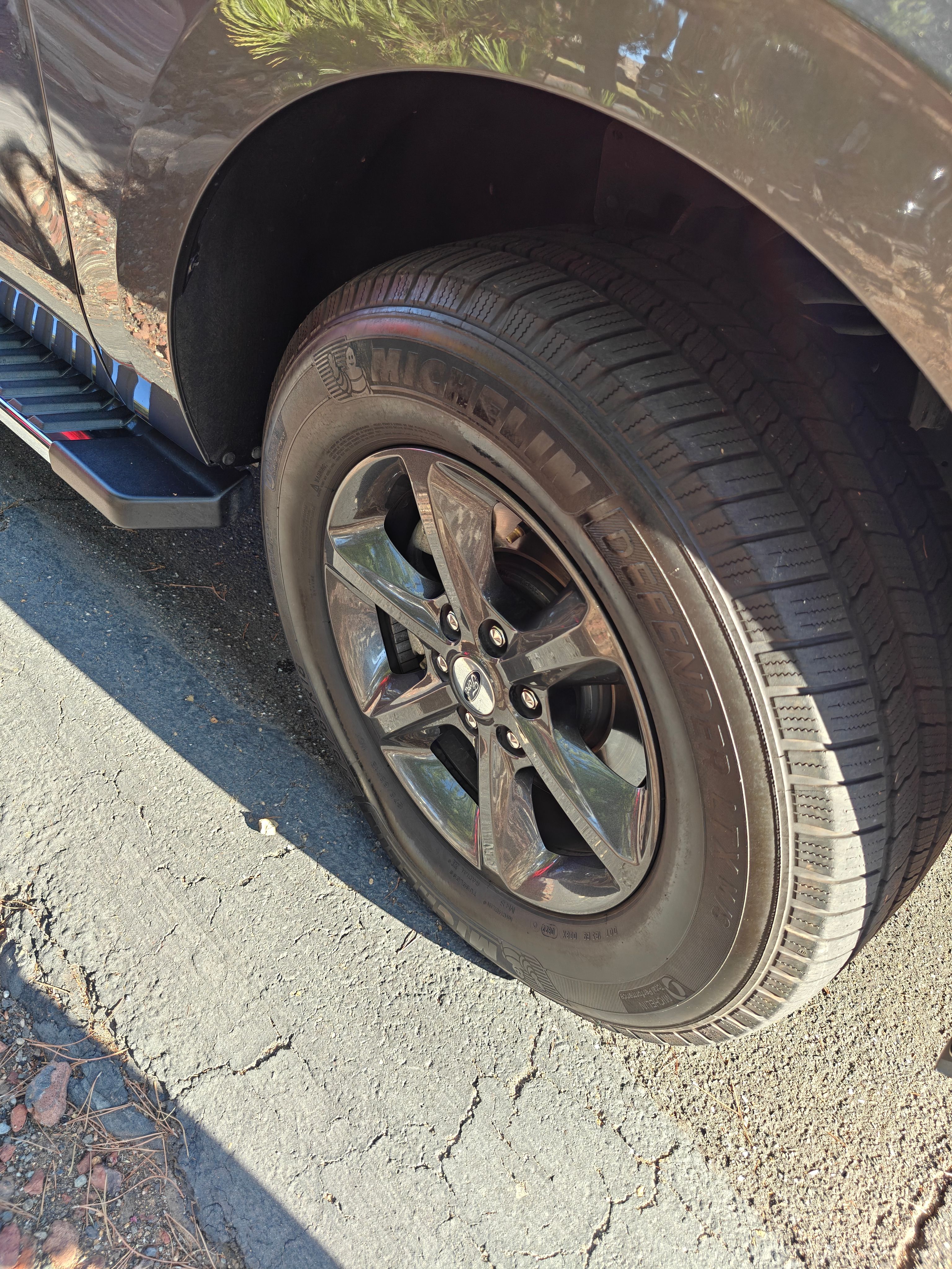 Used 2018 Ford Expedition XLT w/ Equipment Group 202A AWD/4WD image 27