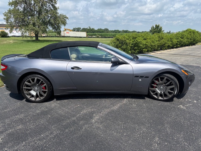 Used 2011 Maserati GranTurismo Convertible RWD image 1