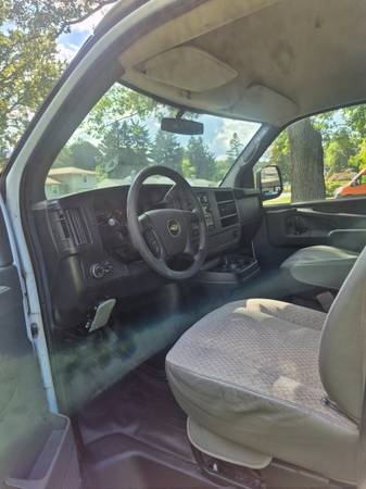 Used 2013 Chevrolet Express 3500 Extended w/ Power Package RWD image 11