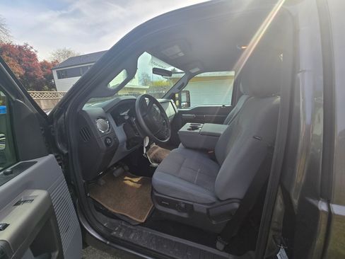 Used 2012 Ford F250 XLT w/ XLT Interior Pkg image 11