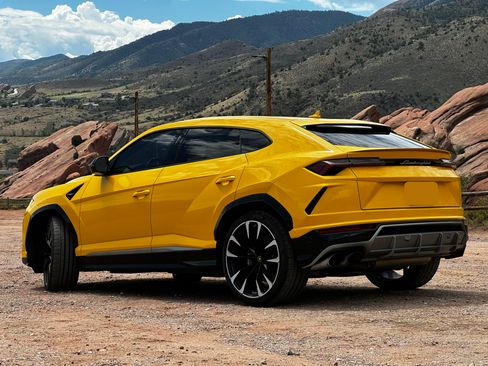 Used 2020 Lamborghini Urus AWD/4WD image 5