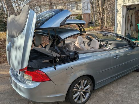 Used 2011 Volvo C70 T5 w/ Multimedia Pkg image 19