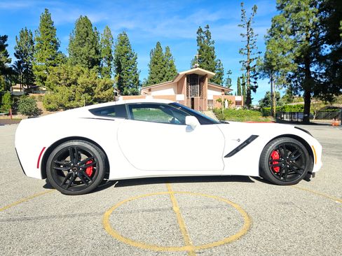 Used 2018 Chevrolet Corvette Stingray Coupe w/ Battery Protection Package image 2