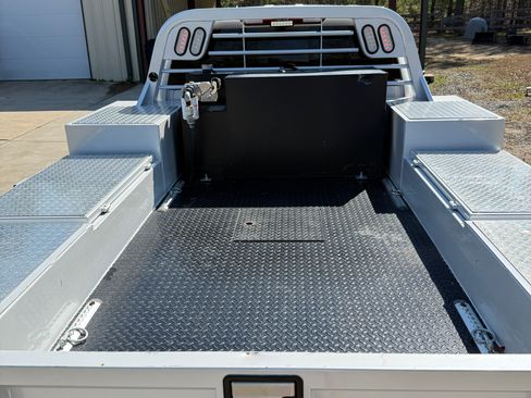 Used 2024 GMC Sierra 3500 Denali image 5