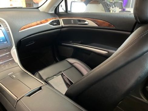 Used 2016 Lincoln MKZ Hybrid FWD image 8