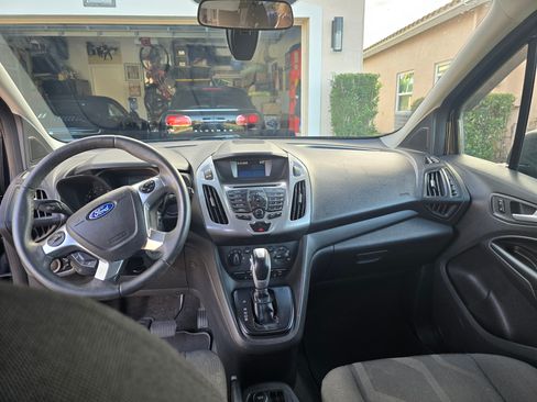 Used 2015 Ford Transit Connect XLT image 10