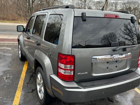 Used 2012 Jeep Liberty Sport image 17