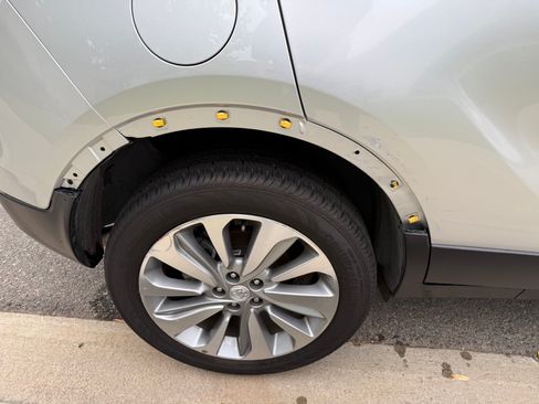 Used 2018 Buick Encore Preferred image 10