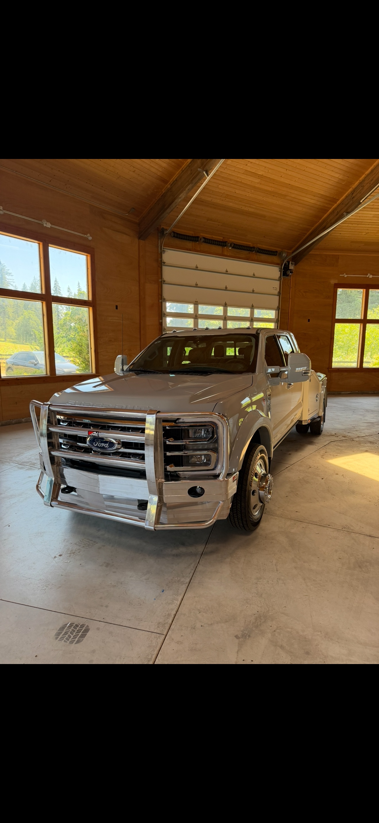 Used 2025 Ford F550 4x4 Crew Cab Super Duty image 1