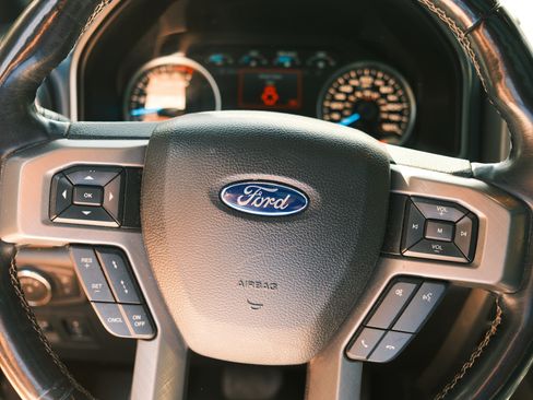 Used 2018 Ford F150 Limited w/ Trailer Tow Package image 13