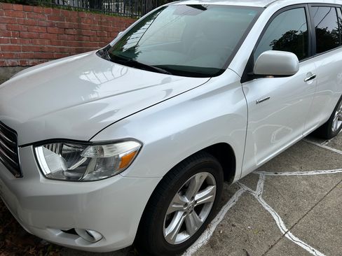 Used 2010 Toyota Highlander Limited image 4