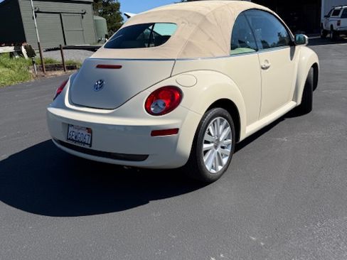 Used 2008 Volkswagen Beetle SE image 6