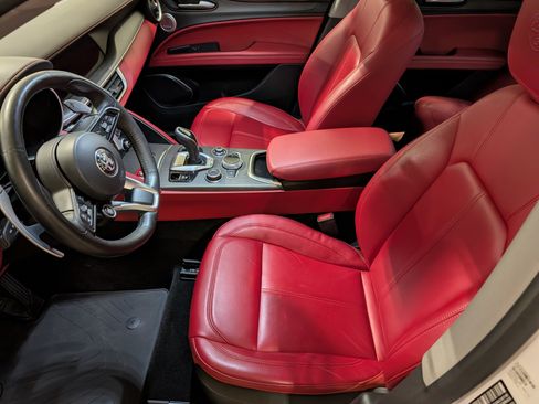 Used 2021 Alfa Romeo Stelvio Ti w/ Premium Package image 13