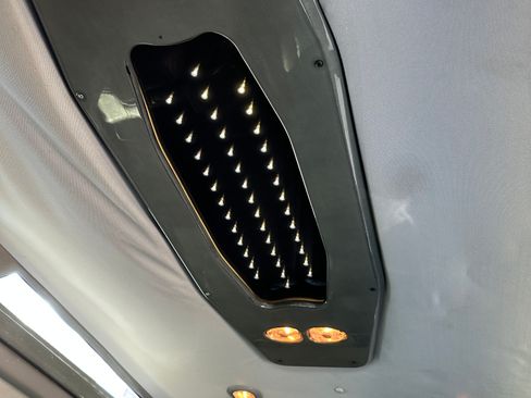 Used 2017 Mercedes-Benz Metris Passenger image 24