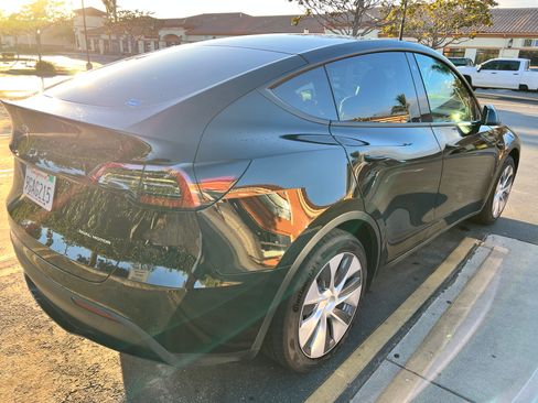 Used 2023 Tesla Model Y Long Range AWD/4WD image 6