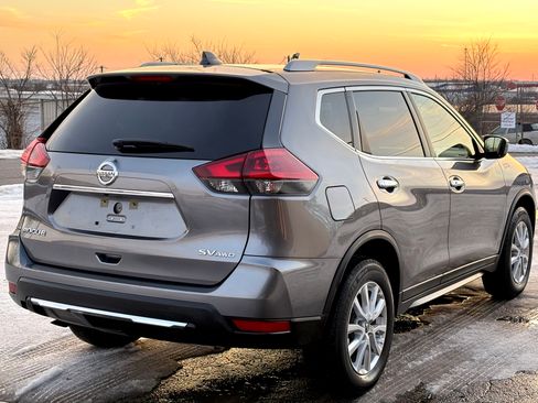 Used 2018 Nissan Rogue SV image 8