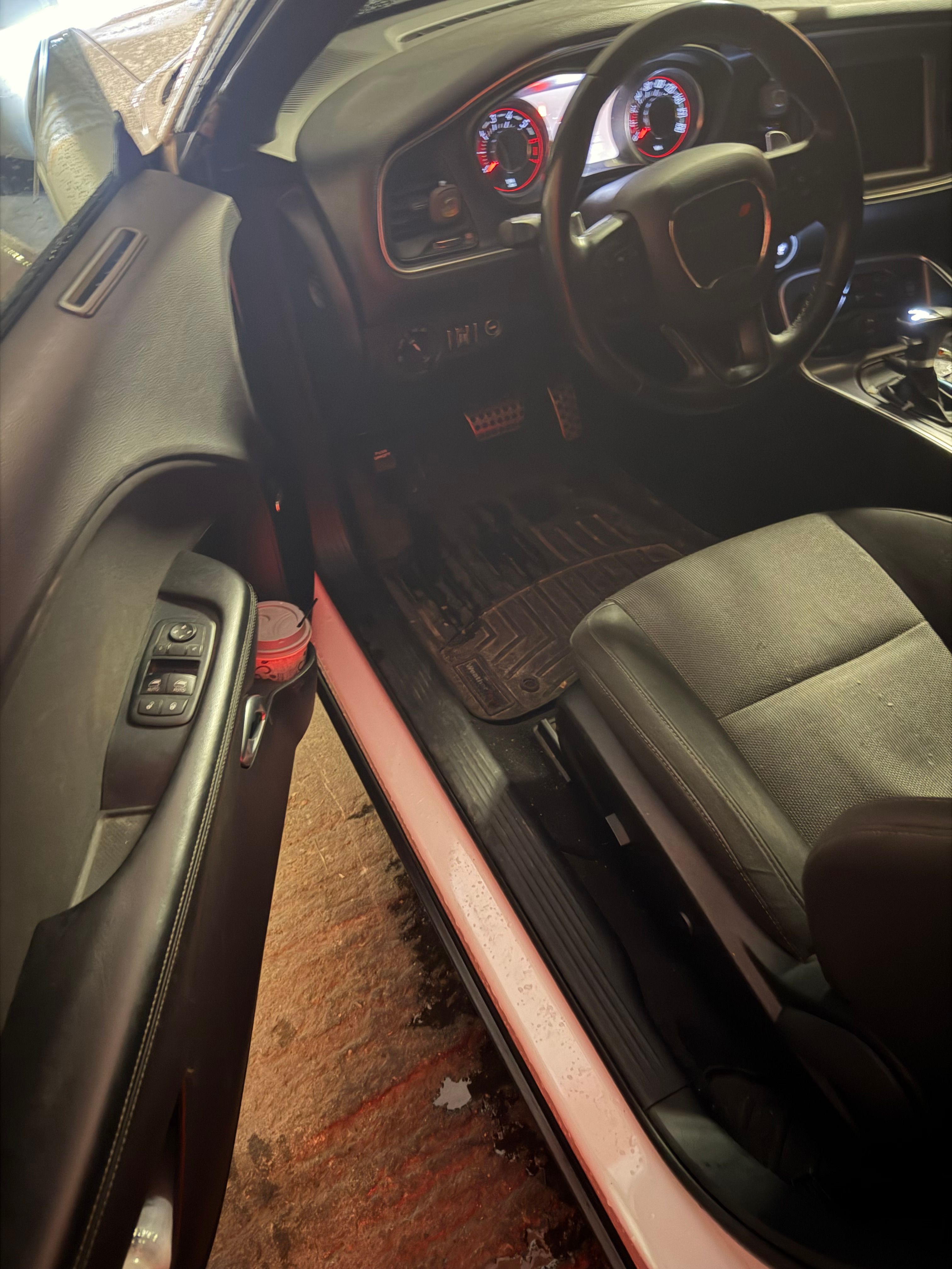 Used 2015 Dodge Challenger R/T Scat Pack w/ Scat Pack Appearance Package RWD image 13