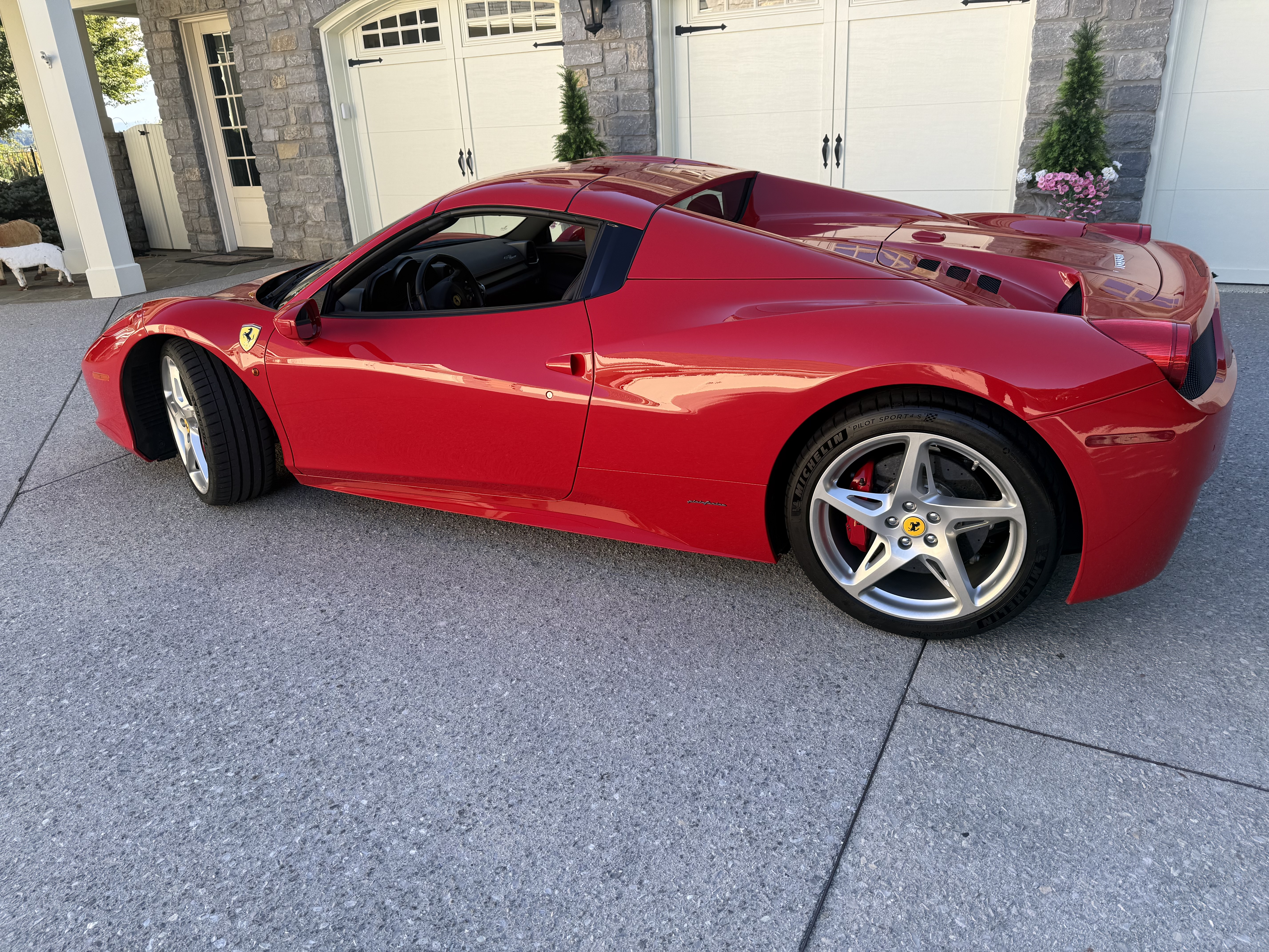 Used 2015 Ferrari 458 Spider RWD image 28