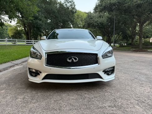 Used 2019 INFINITI Q70 Luxe w/ Sport Package RWD image 5