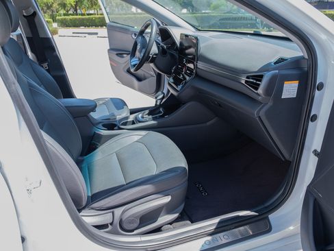 Used 2020 Hyundai Ioniq Limited image 23