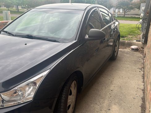 Used 2012 Chevrolet Cruze LS w/ Connectivity Package FWD image 1
