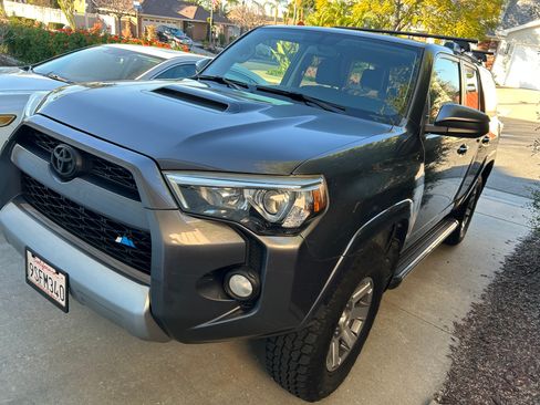 Used 2016 Toyota 4Runner 4WD image 1