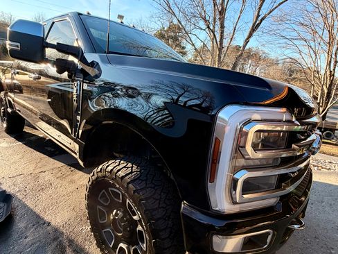 Used 2024 Ford F350 Platinum image 10