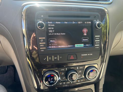 Used 2015 Buick Enclave Convenience FWD image 31