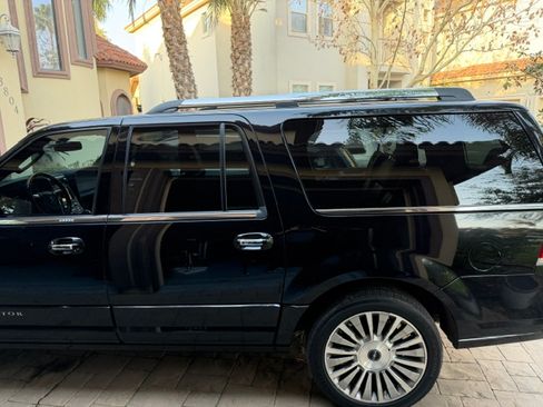 Used 2017 Lincoln Navigator L Select image 6