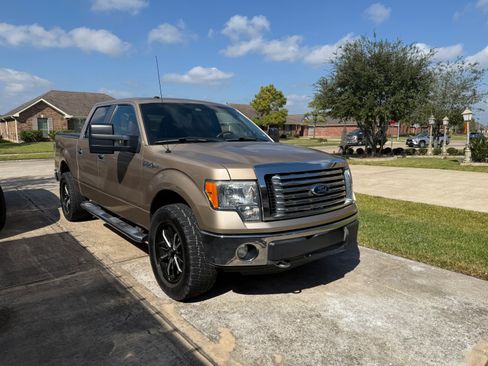Used 2012 Ford F150 XLT w/ XLT Chrome Pkg image 1