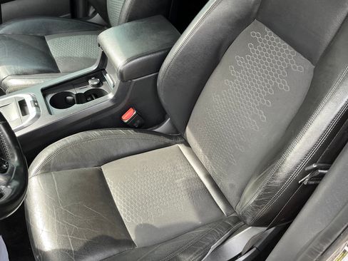 Used 2017 Land Rover Discovery Sport SE image 8