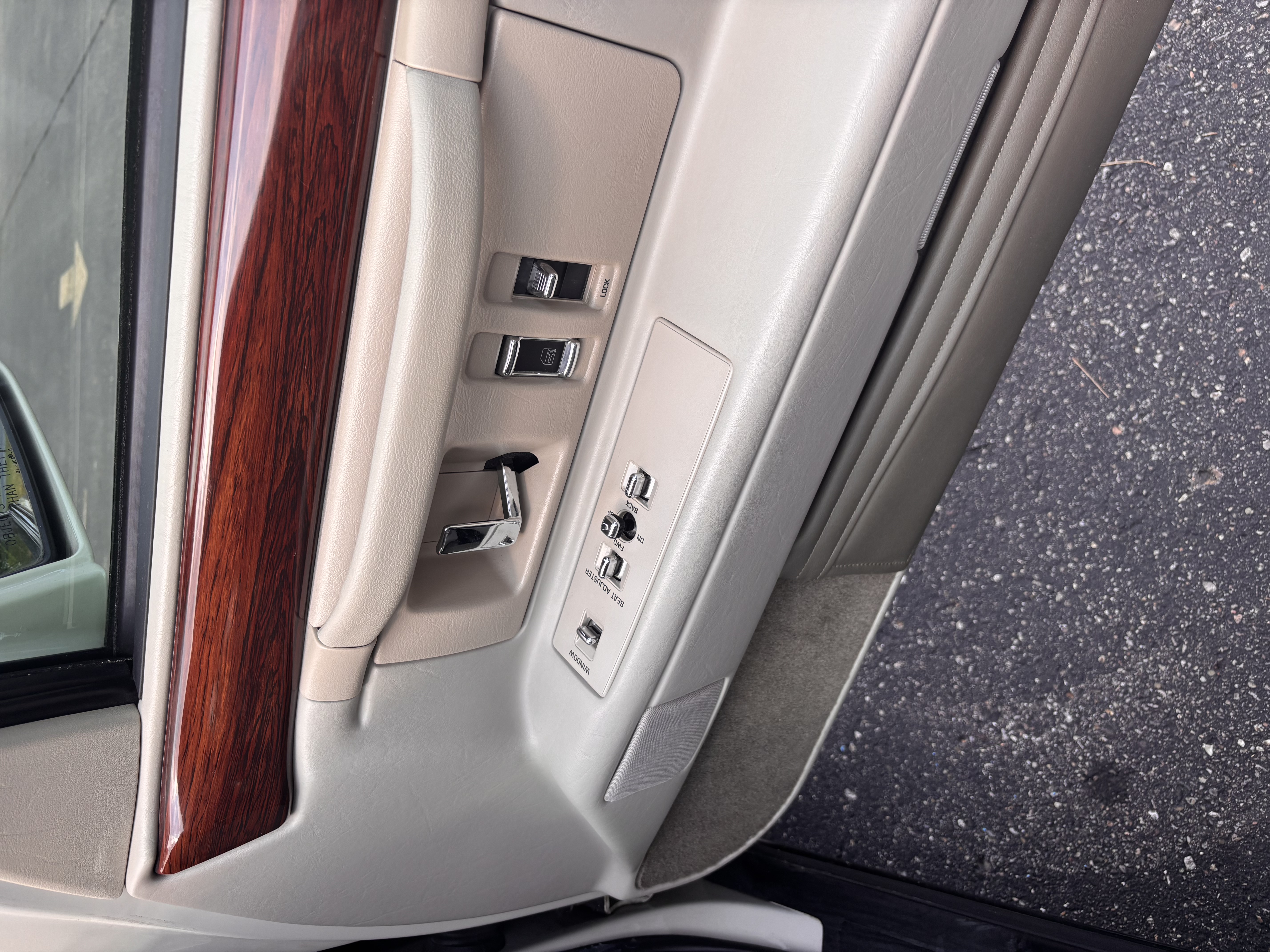 Used 1996 Cadillac De Ville Sedan FWD image 20