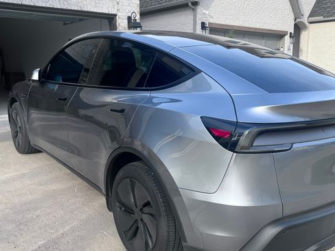Used 2026 Tesla Model Y Long Range image 10