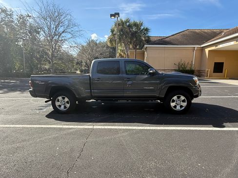 Used 2013 Toyota Tacoma PreRunner image 6