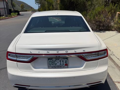 Used 2017 Lincoln Continental Select FWD image 5