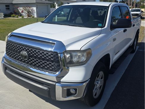 Used 2018 Toyota Tundra SR5 w/ SR5 Upgrade Package image 4